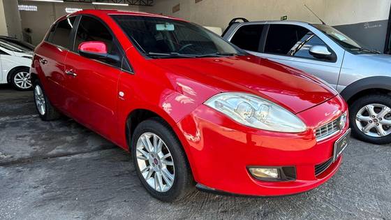 FIAT BRAVO 1.8 ESSENCE 16V FLEX 4P AUTOMATIZADO FIAT BRAVO 1.8 ESSENCE 16V FLEX 4P AUTOMATIZADO